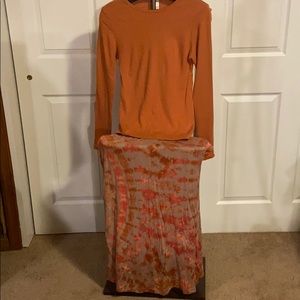 Women’s M Coral Top, O/S Coral Multi Skirt